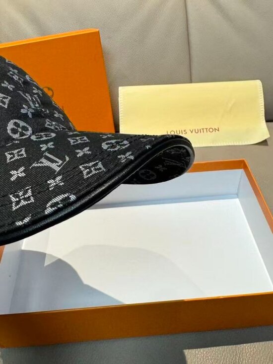 Louis Vuitton Classic Monogram Baseball Cap